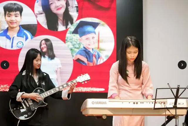 Song tấu guitar và organ