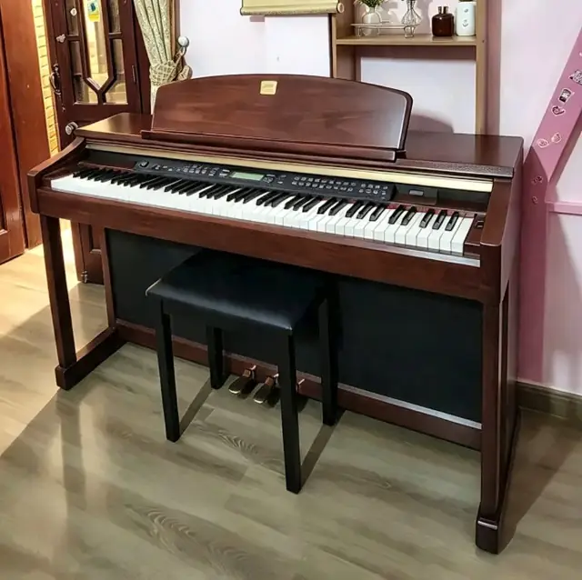 Piano điện Yamaha Clavinova màu gỗ